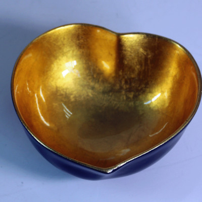 Bát Sơn Mài Hình Trái Tim Vàng