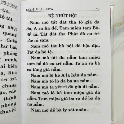 Kinh Nhật Tụng khổ 11.5x15.5 bìa cứng , tặng kèm bao sách