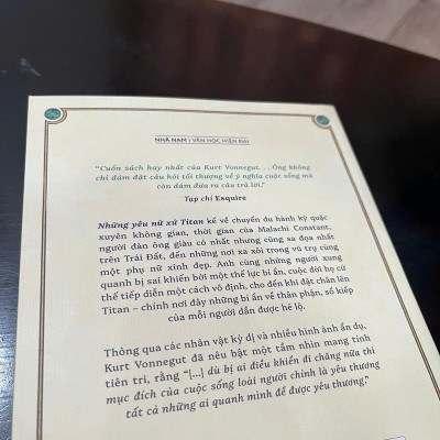 Sách - Những yêu nữ xứ Titan (Nhã Nam HCM)