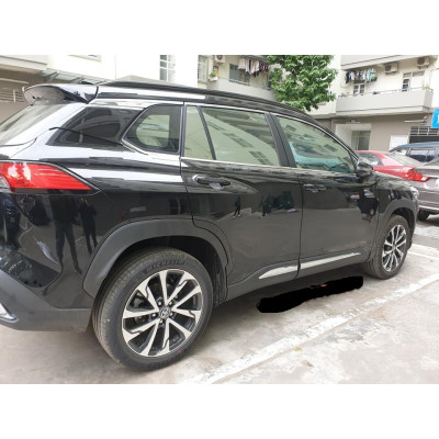 Ốp nẹp sườn, Nẹp hông xe Toyota Cross 2020 2021 2022 2023 Hàng inox đẹp, sáng bóng, vừa form xe