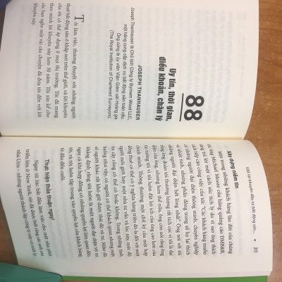 Trump University: 100 Lời Khuyên Đầu Tư Bất Động Sản Khôn Ngoan Nhất - Bài Học Kinh Nghiệm Từ Những Chuyên Gia Bất Động Sản Hàng Đầu Thế Giới - (Tặng Kèm Bookmark DQ)
