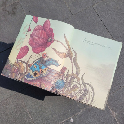 TO NHƯ TRÁI NÚI, NHẸ TỰA LÔNG HỒNG – Davide Calì - Marco Somà minh họa – Crabit Kidbooks - NXB Hà Nội