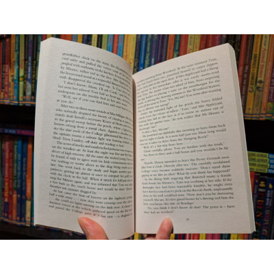 Sách - Picnic At Hanging Rock by Joan Lindsay - Sách tiểu thuyết bằng tiếng anh/ Fiction/Novel in English