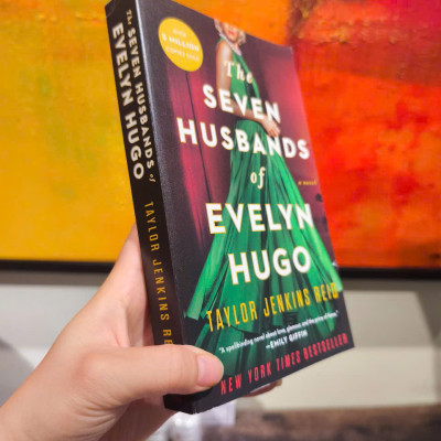 Sách - The Seven Husbands of Evelyn Hugo by Taylor Jenkins Reid - Fiction/ Romance in English