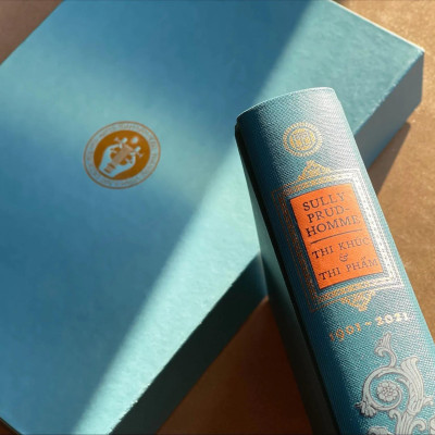 Trăm Năm Nobel - Thi Khúc Và Thi Phẩm - Ấn Bản Giới Hạn - Bìa Cứng