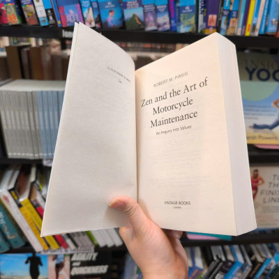 Sách - Zen & the Art of Motorcycle Maintenance by Robert M Pirsig - Sách tiếng anh, Bìa mềm