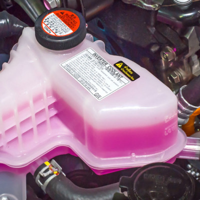 Dung dịch nước làm mát động cơ chống đông pha sẵn cho ô tô Bluechem 32046E