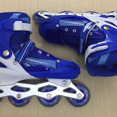 Giày Trượt Patin MacBuy Gắn Đinh Phát Sáng Cao Cấp (Size M) 