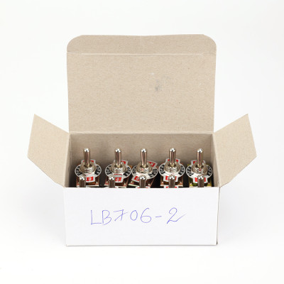 Công Tắc Gạt Tự Nhả ON-OFF-ON 6 Chân LB706 250V 15A