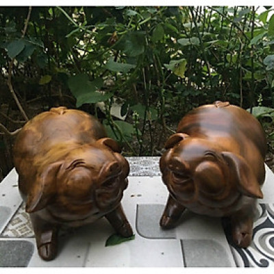 Cặp tượng điêu khắc con heo (lợn ) cầu tài lộc gỗ bách xanh thơm phức kt 20×12×10cm
