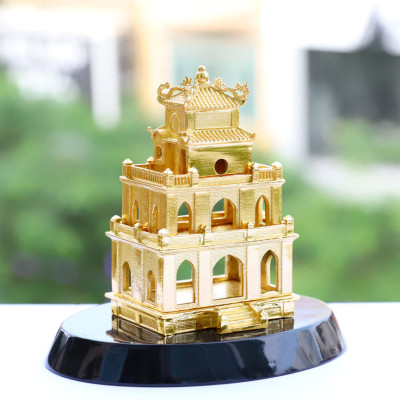 Biểu tượng Tháp Rùa mạ vàng