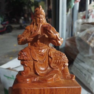 Tượng quan công đọc sách bằng gỗ hương đá kt cao 15×8×10cm