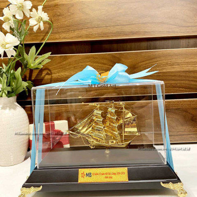 Mô hình thuyền buồm mạ vàng MT Gold Art sze s- hàng chính hãng, quà tặng danh cho sếp, khách hàng, đối tác 