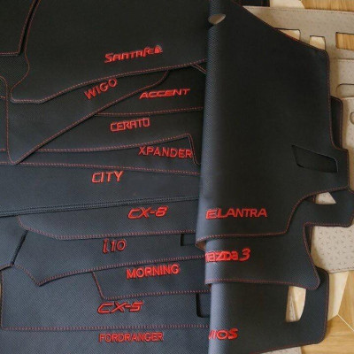 Thảm Taplo Da vân Cacbon xe  TOYOTA RAIZE đời 2021-2022 cao cấp, chống nóng, chống trơn trượt