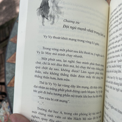 (Bìa mềm – Tặng Bookmark 2 nhân vật) YÊU EM TỪ CÁI NHÌN ĐẦU TIÊN – Cố Mạn – Nguyễn Trang - Thuý Thuý dịch – Minh Quang Books – NXB Văn Học