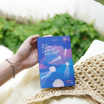 Sách - Càng Lớn Càng Trở Thành Đứa Trẻ Hiểu Chuyện