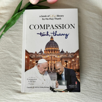 Sách Song Ngữ: Compassion - Tình Thương (Bìa Cứng)