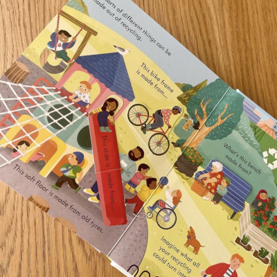 Sách tương tác tiếng anh cho bé - Usborne Peep Inside how a recycling truck works