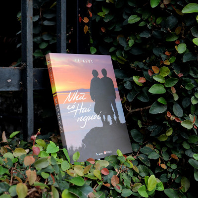 Sách - Nhà Có Hai Người