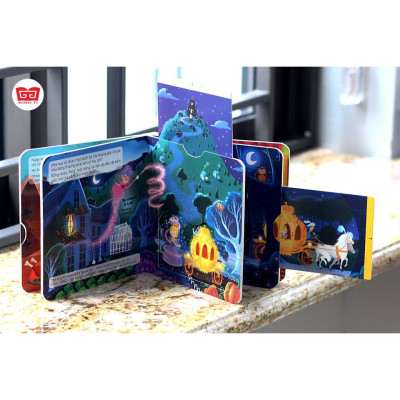 Sách Chuyển Động - First Explorers - In The Jungle - Trong Khu Rừng