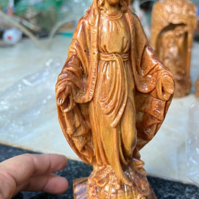 Tượng đức mẹ ban ơn bằng gỗ huyết long mọng dầu kt cao 20×8×6cm