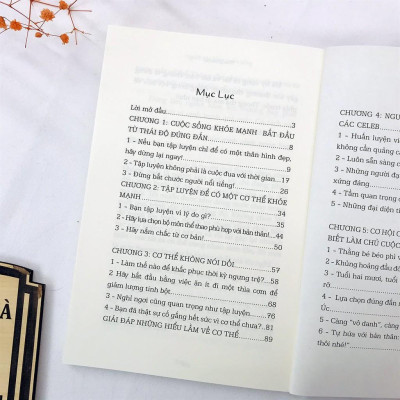 Sách - Người Cân Bằng Cuộc Sống (Tặng Kèm Postcard)