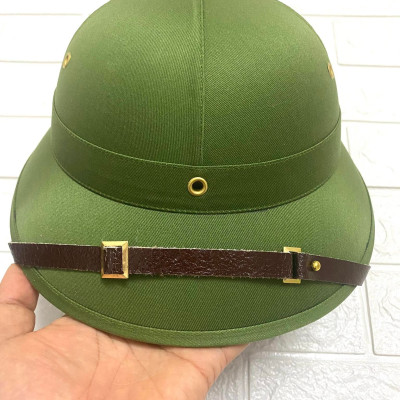 mũ cối tàu cốt phíp lòng xanh khuy đồng cao cấp, vải gabadin màu xanh không phai, bóng mịn, tuyệt đối không ngấm nước,rơi va đạp không vỡ