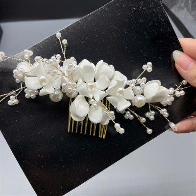 Cài tóc cô dâu hoa đất sét trắng có sẵn xược cài mã 004 - 18cm