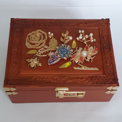 Hộp trang sức khóa gỗ Hương