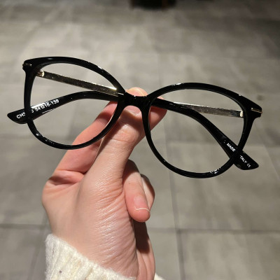 Kính mắt mèo thời trang sành điệu