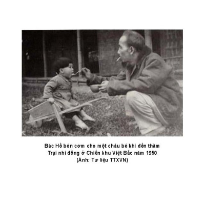 Hồ Chí Minh Gương Sáng Cho Muôn Đời: Hồ Chí Minh - Vĩ Nhân Trong Ánh Sáng Đời Thường 