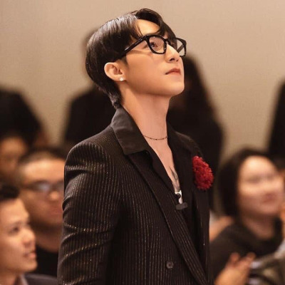 Kính ST Mắt Vuông Thời Trang Cho Nam và Nữ