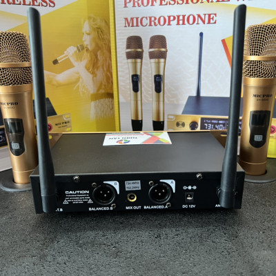 Micro Không Dây SH800G - Karaoke Gia Đình  - Sóng UHF - Âm thanh chuẩn - Hàng Chính Hãng