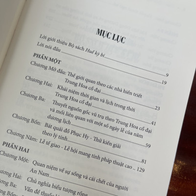(Bìa cứng – Nằm trong bộ sách “Huế kỳ bí”) HUẾ - ĐIỀU KỲ BÍ – Louis Chochod – Nguyễn Thành Quang dịch – MaiHaBooks – NXB Khoa Học Xã Hội