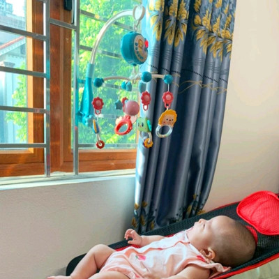 Đồ Chơi Treo Nôi Cũi, Xe Đẩy Cho Bé, Tự Động Xoay 360 Độ Và Phát Nhạc Ru Cho Bé Ngủ Ngon - Hàng Nhập Khẩu
