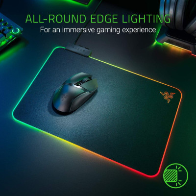 Tấm lót chuột Razer Firefly V2 (Hàng chính hãng)_RZ02-03020100-R3M1