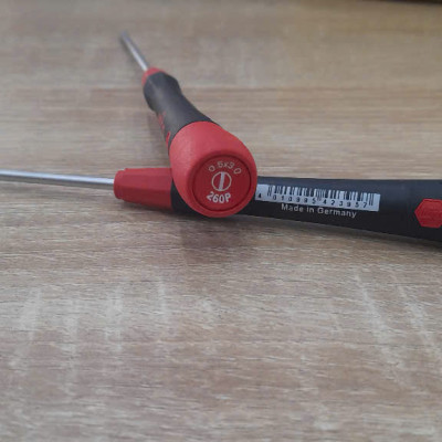  Tua vít đầu dẹp Wiha 42395 (3 x 100 x 200) Tua vít đầu dẹp Wiha 42395 (3 x 100 x 200)