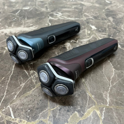 Máy cạo râu khô và ướt cao cấp thương hiệu Philips SkinIQ S5831/01 và S5832/01 45 lưỡi cắt SteelPrecision tự mài - Hàng Chính Hãng