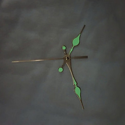 Kim Đồng Hồ Treo Tường Dạ Quang K8096-V – Phát Sáng Ban Đêm, Nhôm Dập Cứng Cáp, Dài 11.7cm