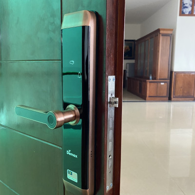 Khóa vân tay thông minh DEMAX SL768 AC