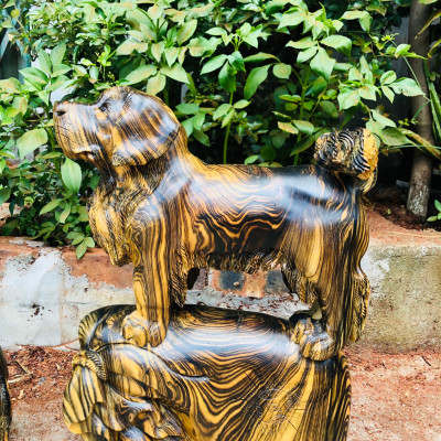 Tượng con chó phong thủy tài lộc bằng gỗ mun hoa đẹp long lanh kt cao 38×32×15cm chưa kệ chân kỷ  