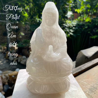 Tượng Phật Quan Âm thờ trong nhà thạch anh trắng NHASAN TP21 nặng 1.1kg, kích thước: cao 15.5cm x ngang 8.7cm x dày 7.2cm