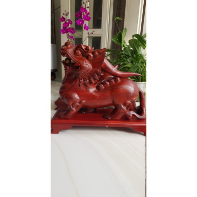 Cặp Tỳ Hưu Ngậm Châu Hút Tài Lộc Gỗ Muồng Size Dài 40cm x Cao 33cm x ngang 15cm trưng Tỳ Hưu phòng khách nhà, công ty Công dụng Tỳ Hưu thu hút tài lộc cho gia chủ ạ