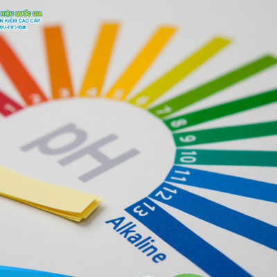 Nước uống kiềm ionLife dung tích 4.5L thùng 4 chai chứa vi khoáng tự nhiên, công nghệ Nhật Bản