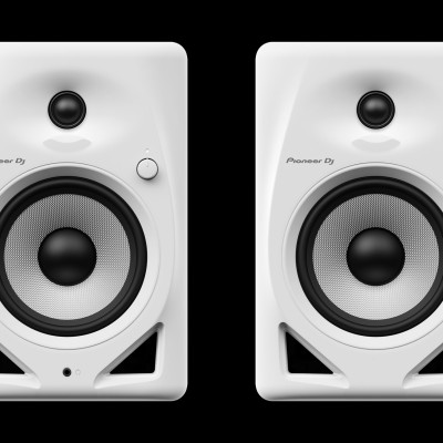 Loa Monitor Active 5inch DM50D mới nhất từ Pioneer DJ - Hàng chính hãng