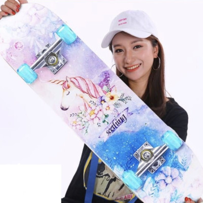 VÁN TRƯỢT THỂ THAO MỌI LỨA TUỔI,VỚI NHIỀU HÌNH ẢNH BẮT MẮT CHO KHÁCH LỰA CHỌN