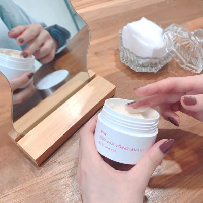 Gel dưỡng trắng và giảm nếp nhăn toàn diện Meishoku Medi Shot Wrinkle & White All in One Gel 75g