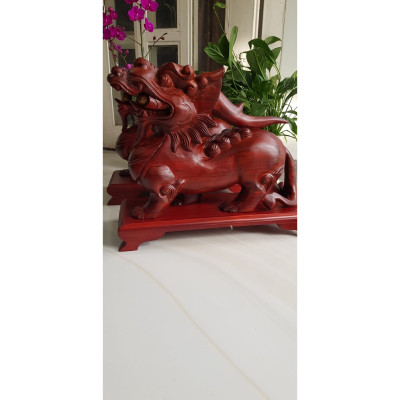 Cặp Tỳ Hưu Ngậm Châu Hút Tài Lộc Gỗ Muồng Size Dài 40cm x Cao 33cm x ngang 15cm trưng Tỳ Hưu phòng khách nhà, công ty Công dụng Tỳ Hưu thu hút tài lộc cho gia chủ ạ