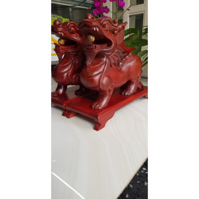 Cặp Tỳ Hưu Ngậm Châu Hút Tài Lộc Gỗ Muồng Size Dài 40cm x Cao 33cm x ngang 15cm trưng Tỳ Hưu phòng khách nhà, công ty Công dụng Tỳ Hưu thu hút tài lộc cho gia chủ ạ