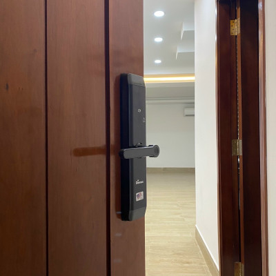 Khóa vân tay thông minh DEMAX SL768 BN